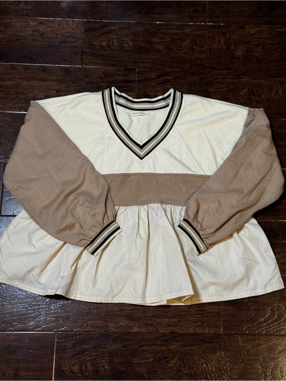 NWOT Modenaire Color Block V Neck Peplum Hem Blouse Top Size Medium